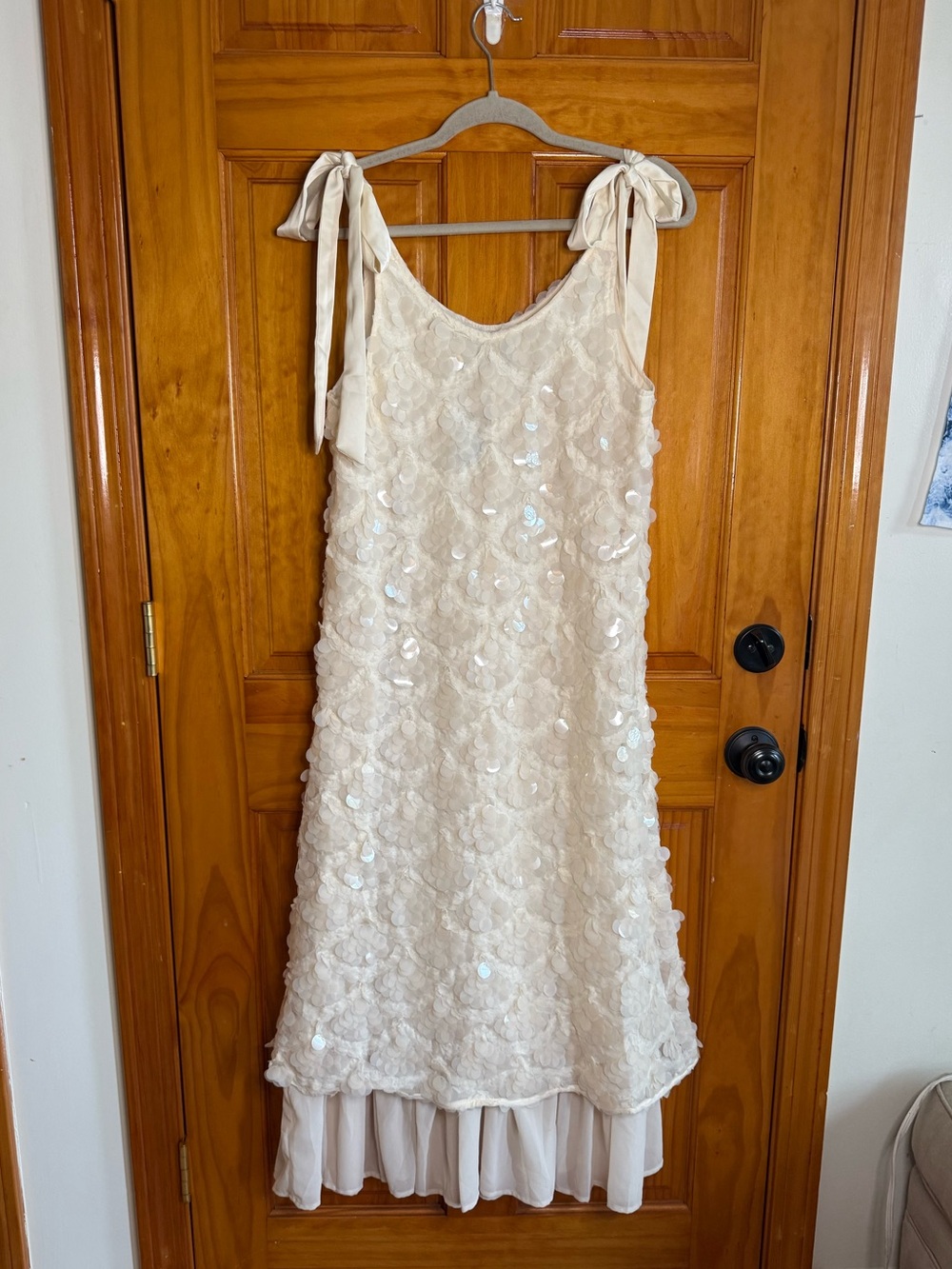 En Saison Emryn Sequin Ivory Midi Dress with Ruffle Hem and Bow Shoulder Ties - Picture 7 of 8